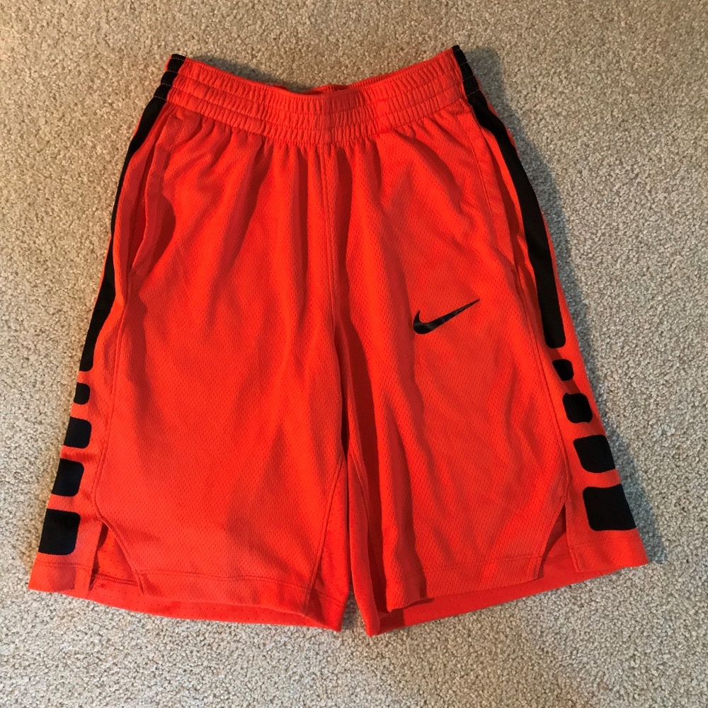 Boys L Nike dri-fit shorts